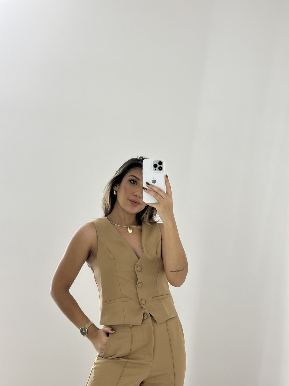 CONJUNTO COLETE COM CALÇA NUDE