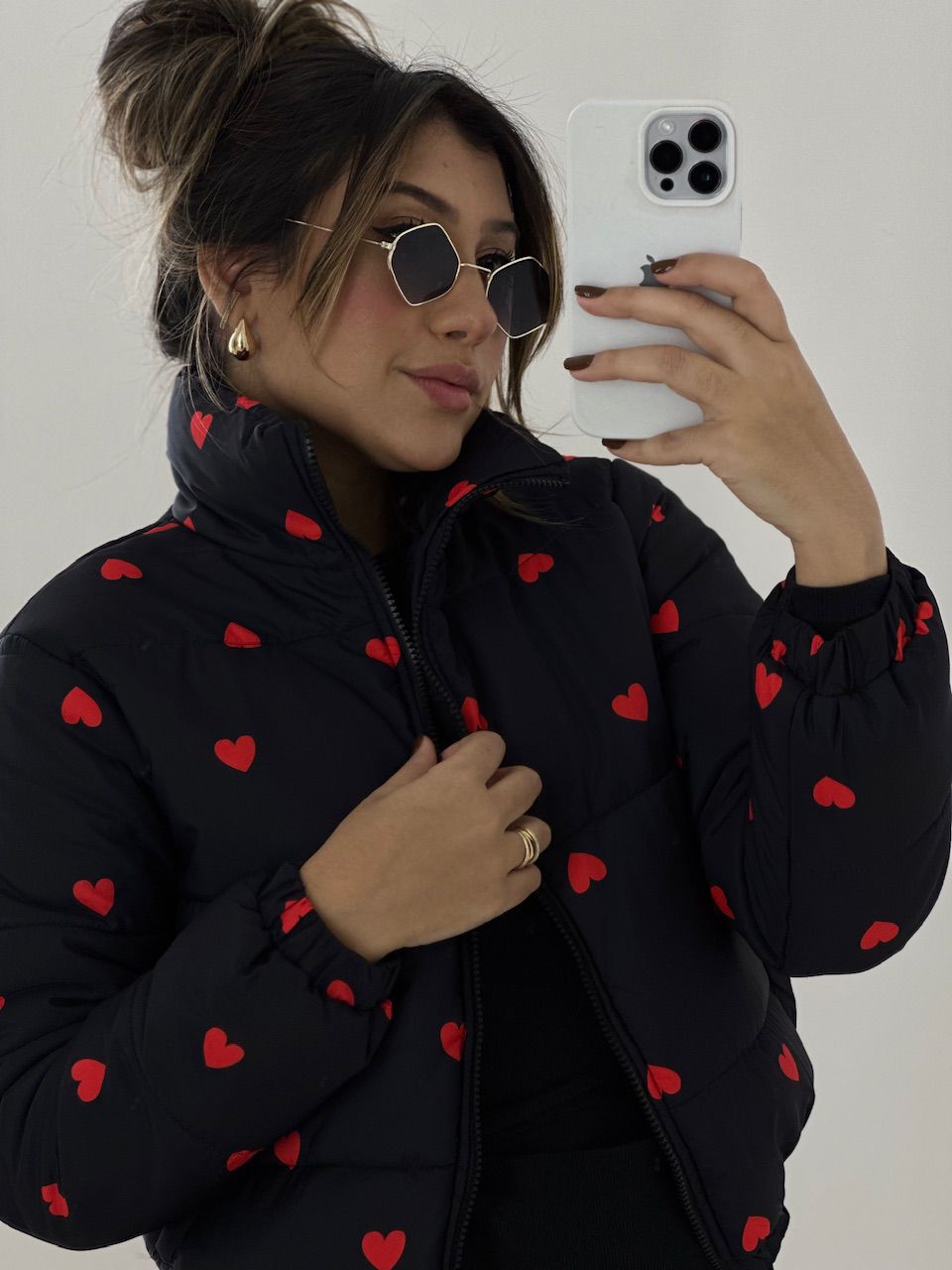 PUFFER CORAÇÕES PRETA