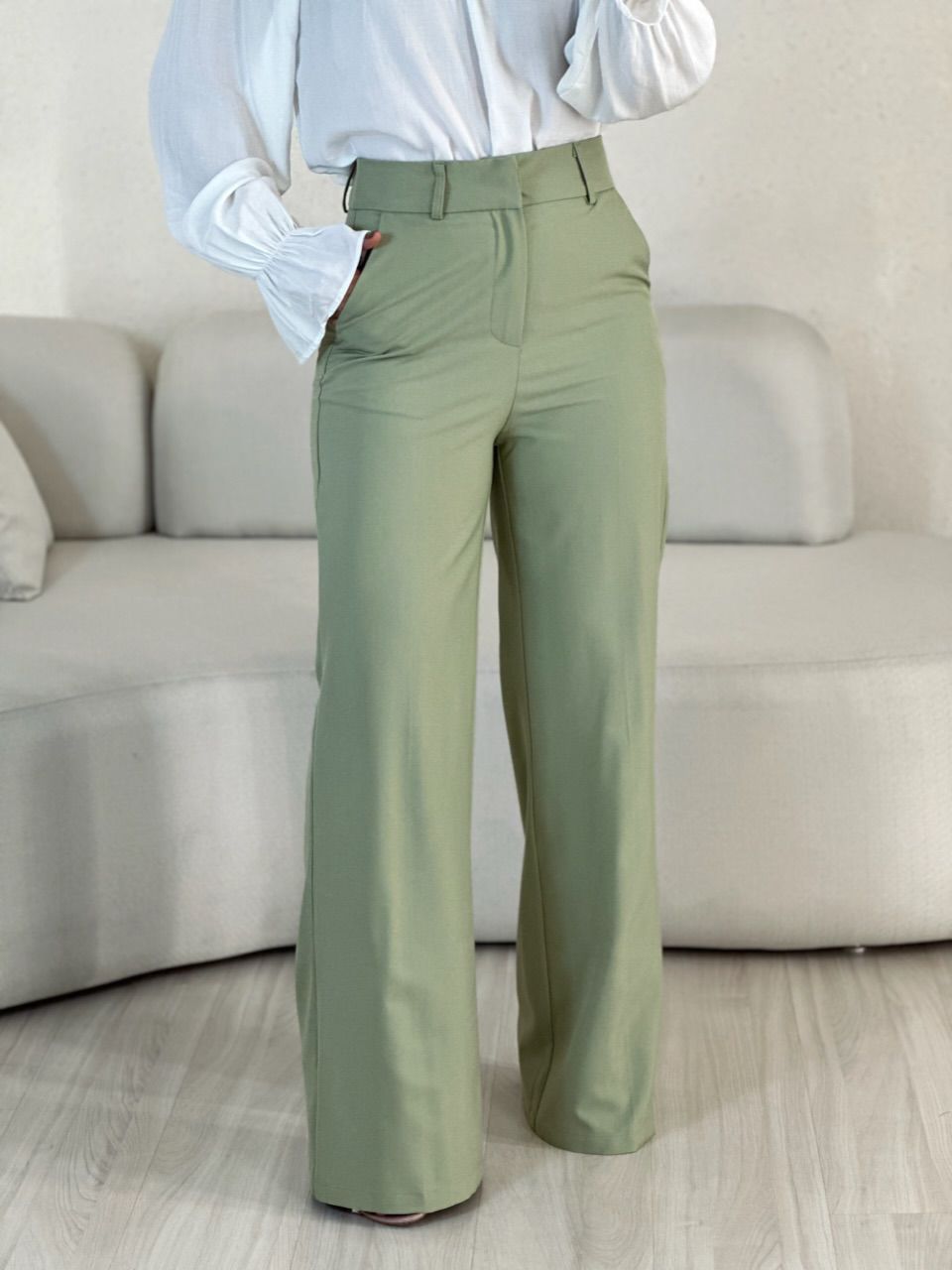 CALÇA TATIANA PANTALONA VERDE CHÁ - 0054960373 - CAROLLA FERRARO