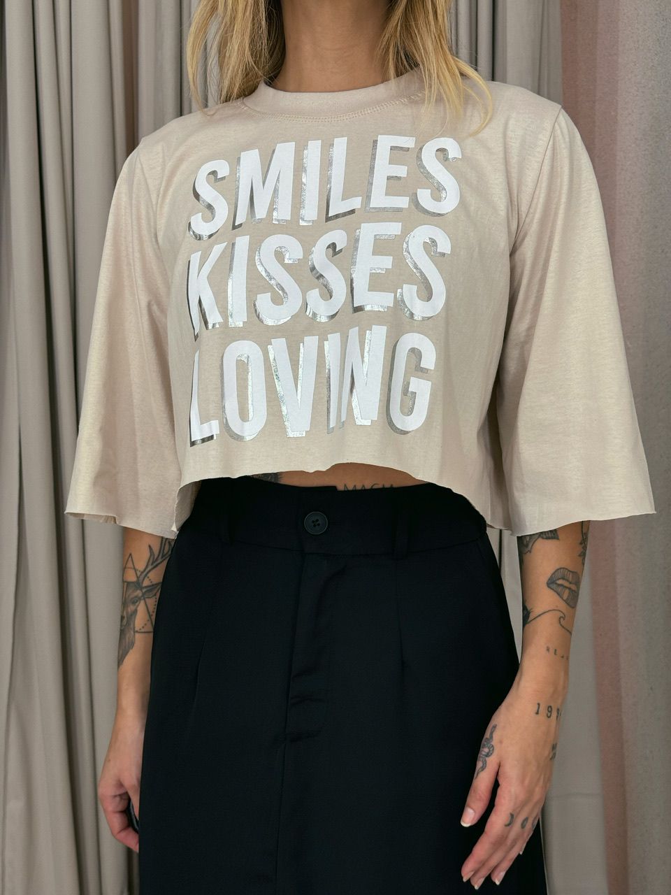 CROPPED SMILES ALGODÃO AREIA