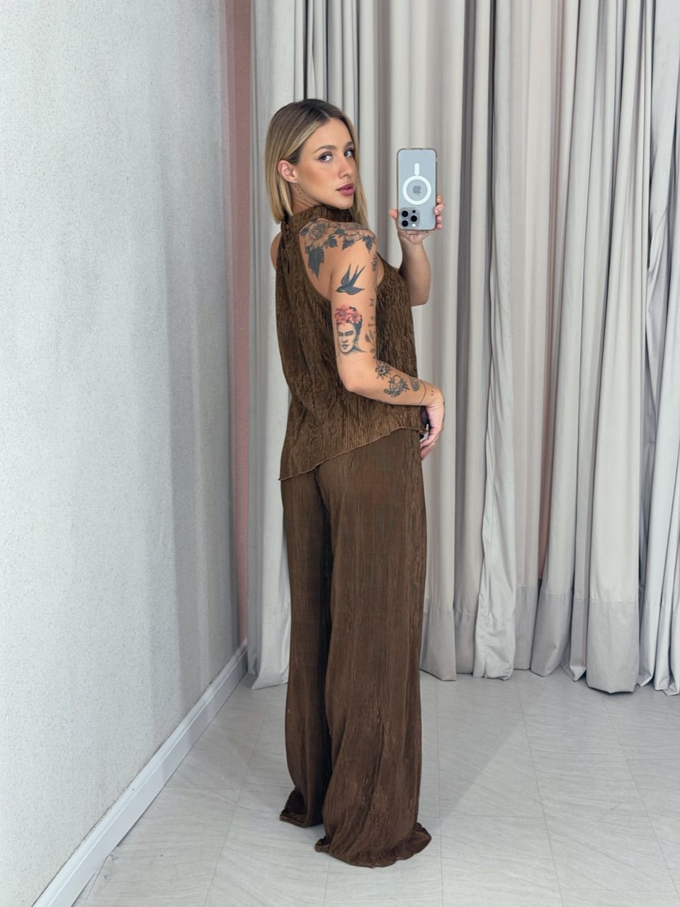 CONJUNTO ESTHER PLISSADO MARROM