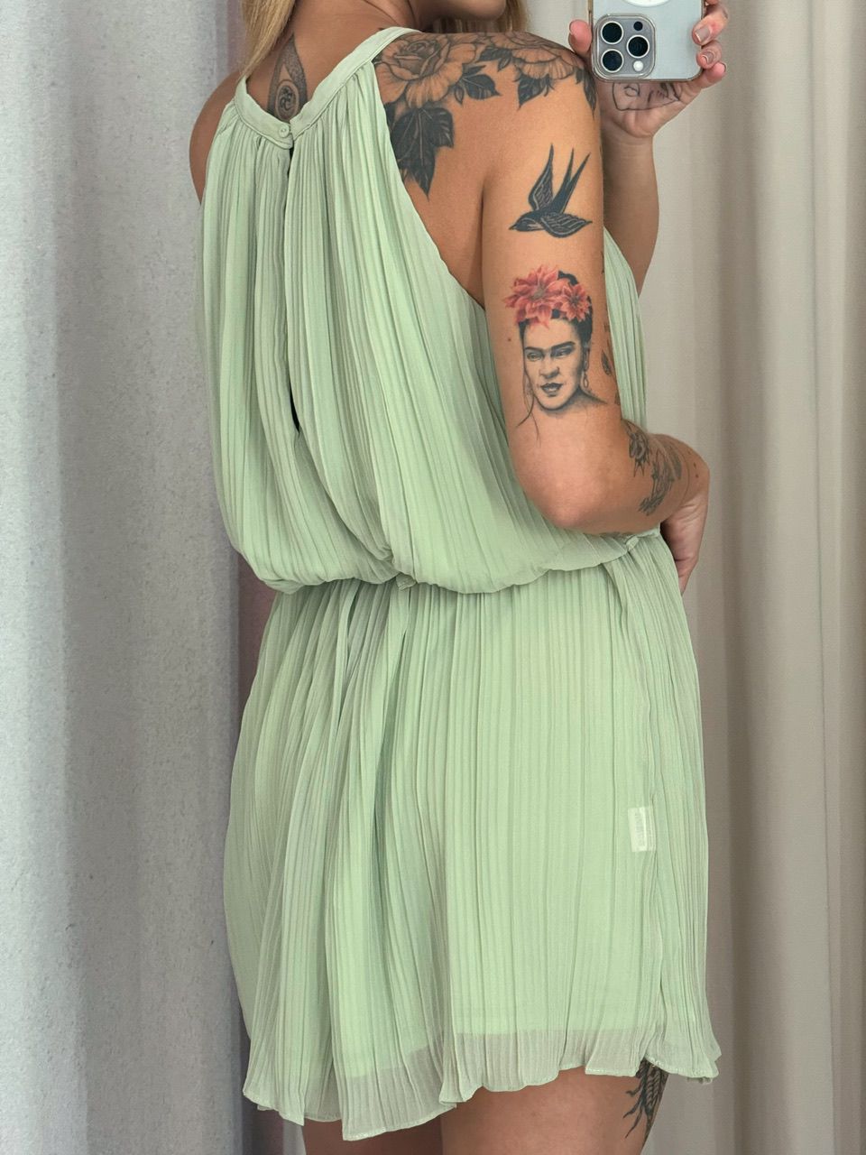 VESTIDO MARIA ELISA PLISSADO VERDE