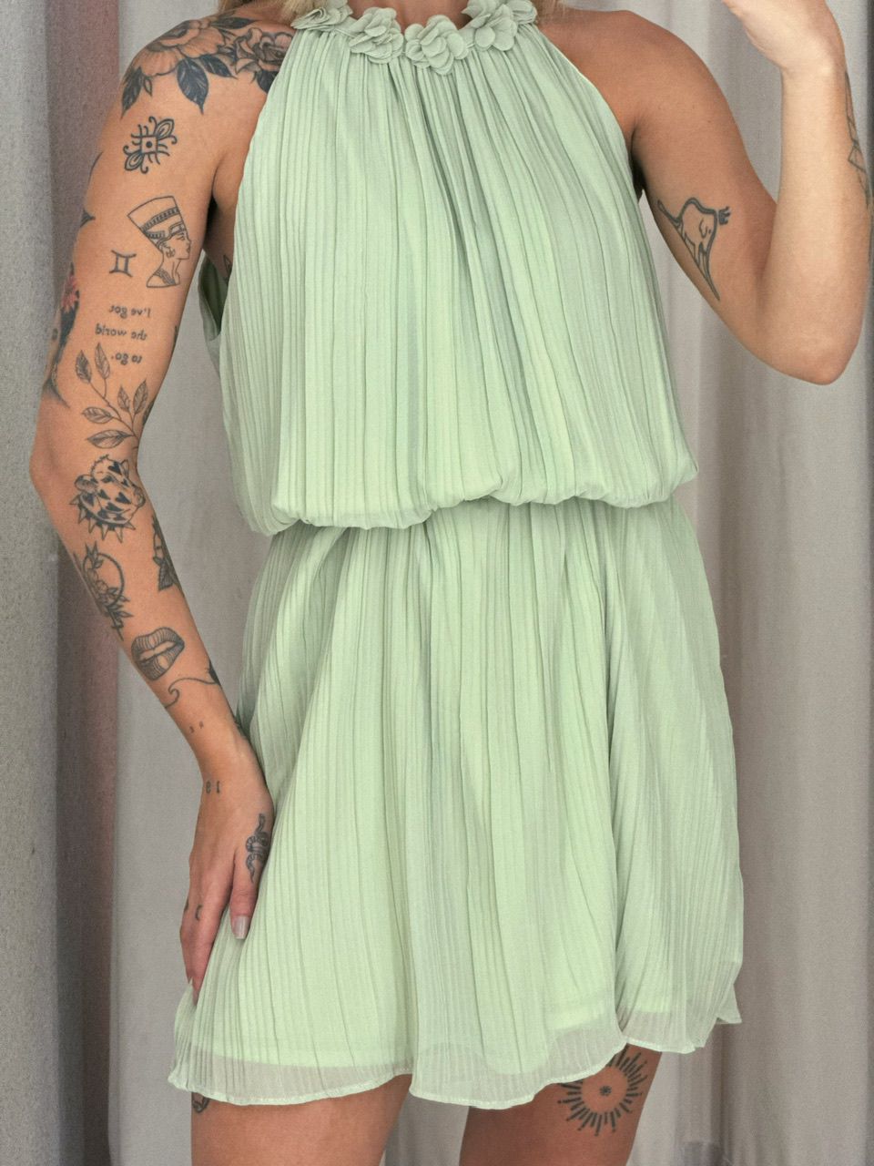 VESTIDO MARIA ELISA PLISSADO VERDE