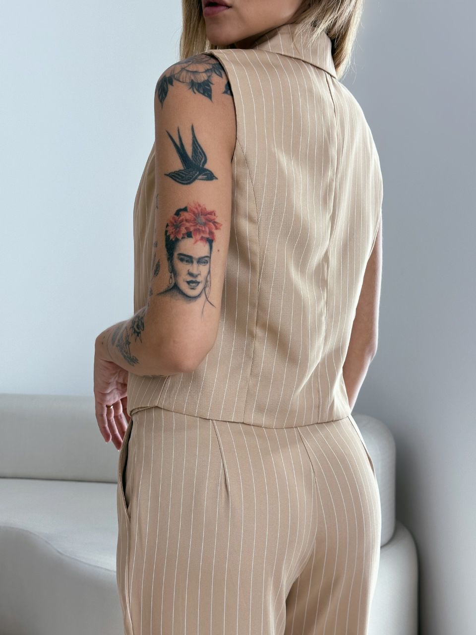 CONJUNTO ISA COLETE CALÇA NUDE