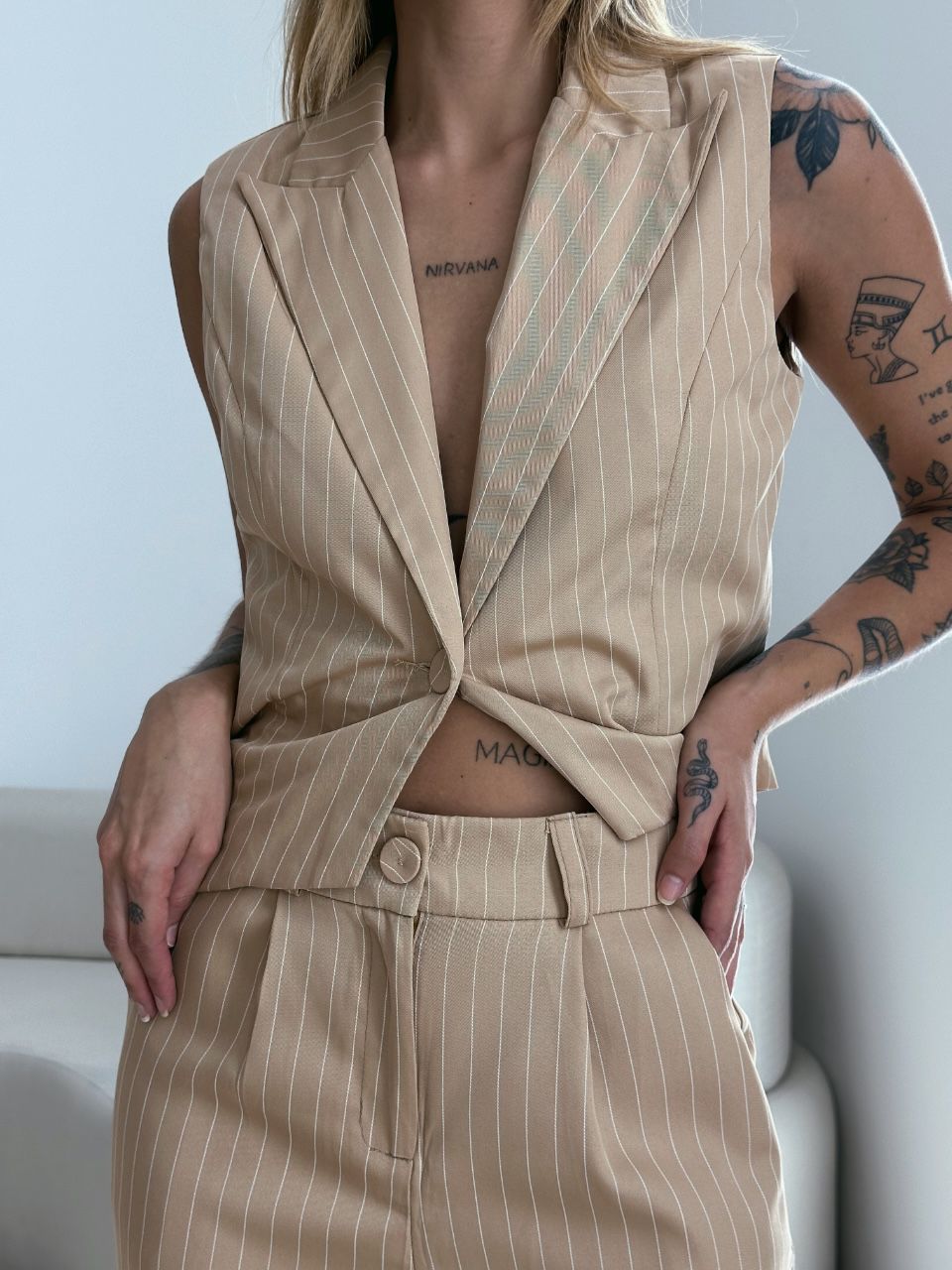 CONJUNTO ISA COLETE CALÇA NUDE