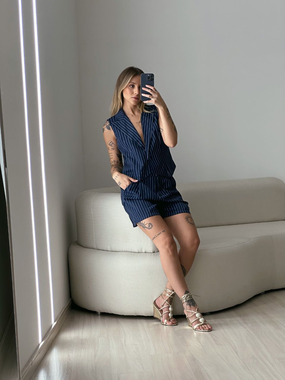 CONJUNTO LISTRADO COLETE SHORT MARINHO