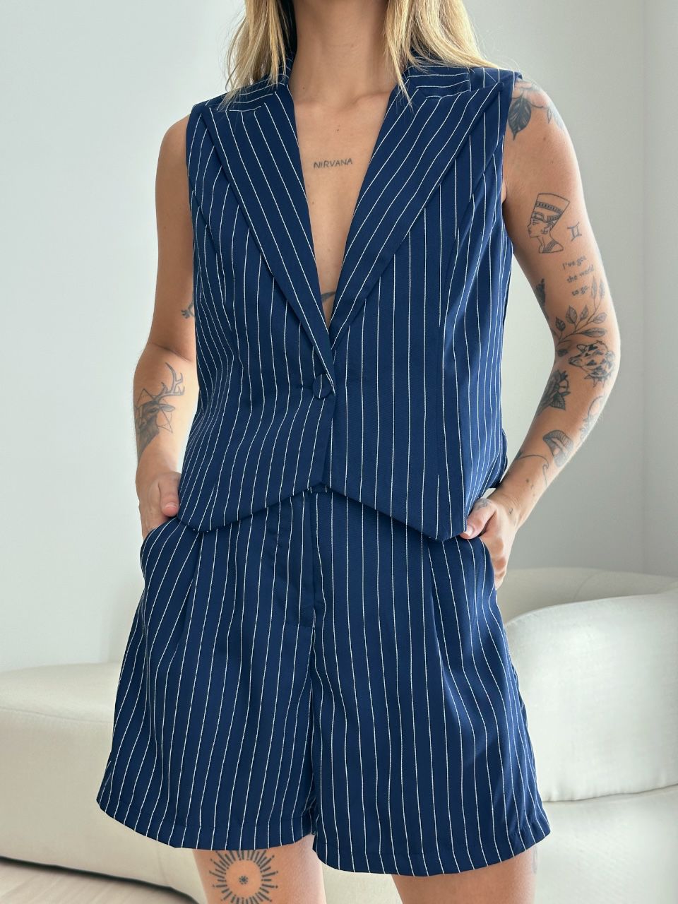 CONJUNTO LISTRADO COLETE SHORT MARINHO