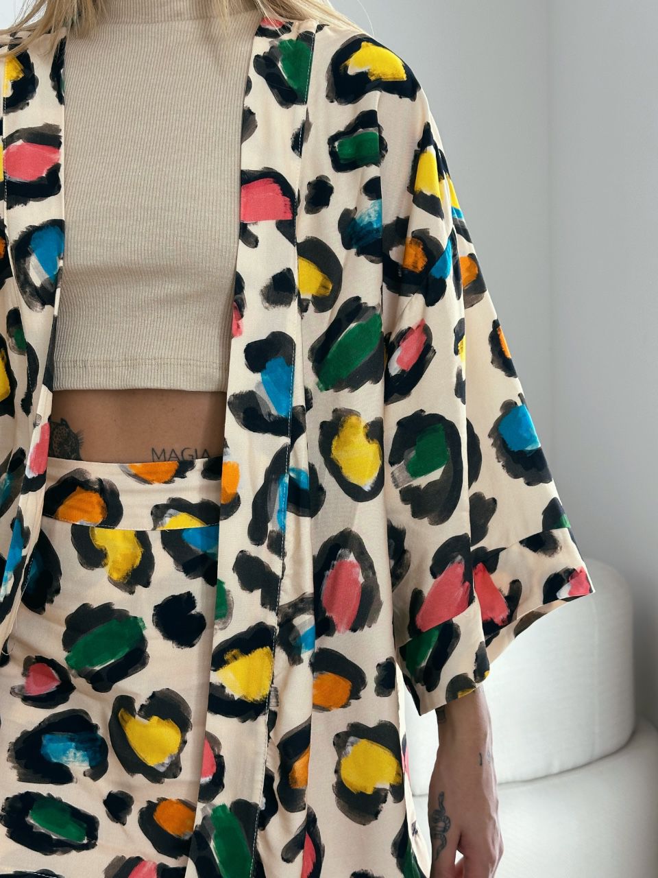 CONJUNTO ONÇA KIMONO COLORS