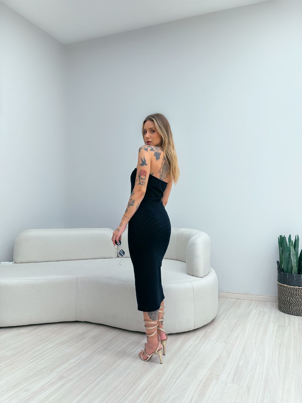 VESTIDO SANDRA ANARRUGA PRETO