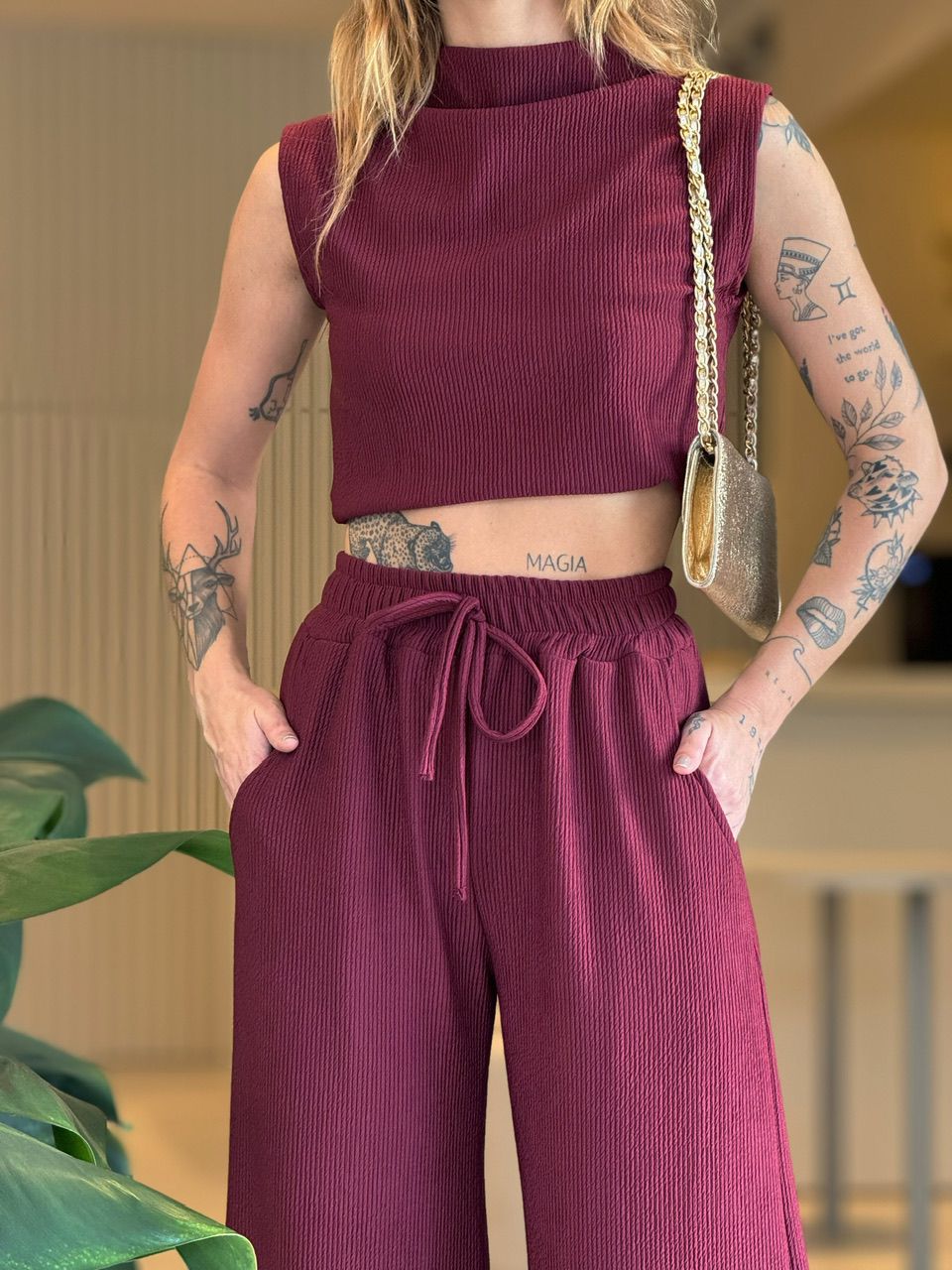 CONJUNTO VALÉRIA ANARRUGA CHERRY RED