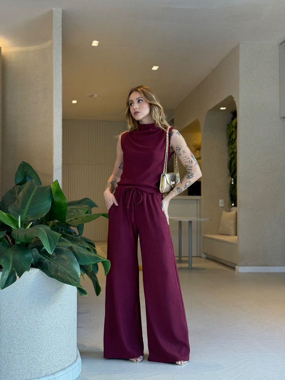 CONJUNTO VALÉRIA ANARRUGA CHERRY RED