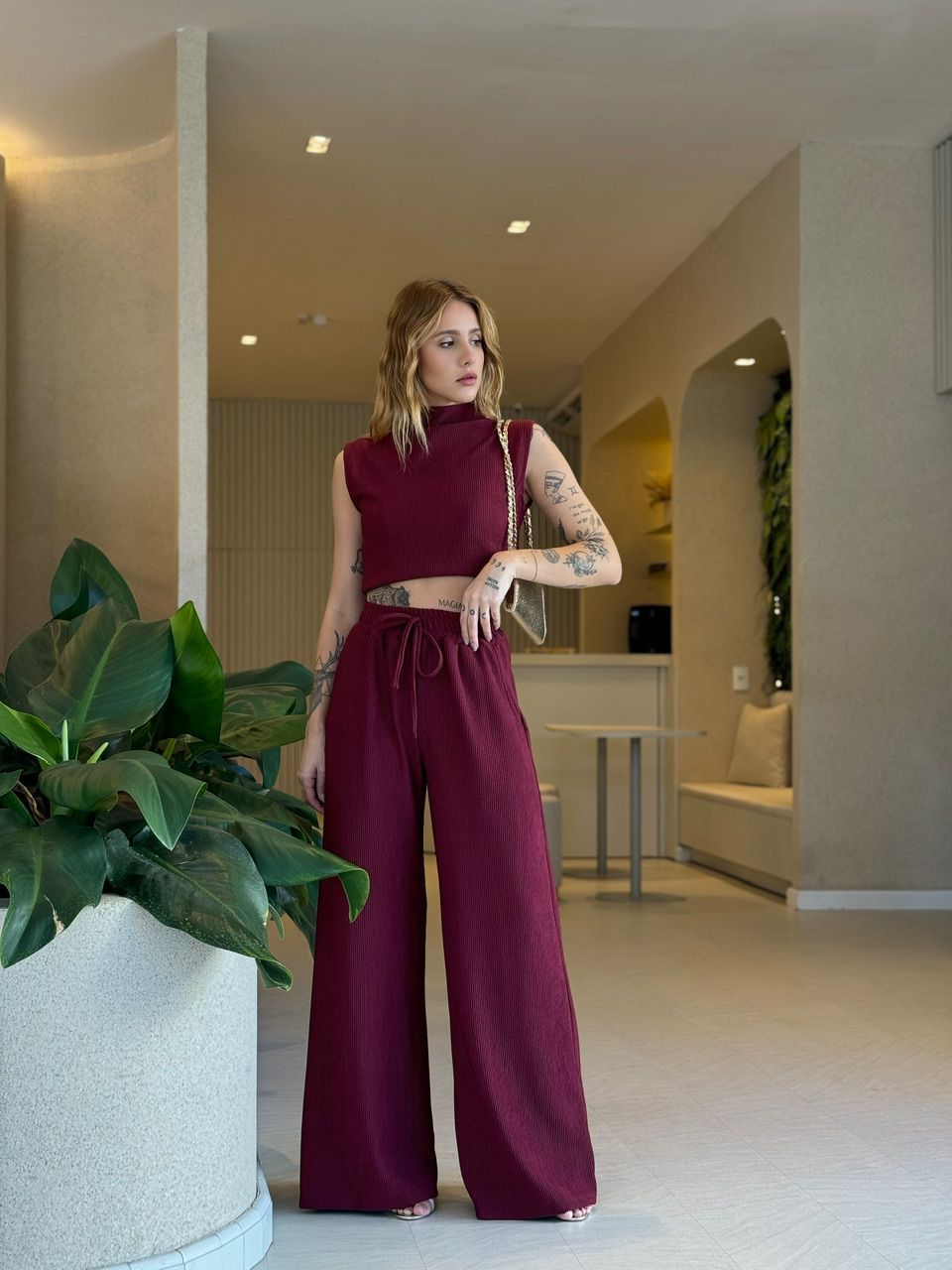 CONJUNTO VALÉRIA ANARRUGA CHERRY RED