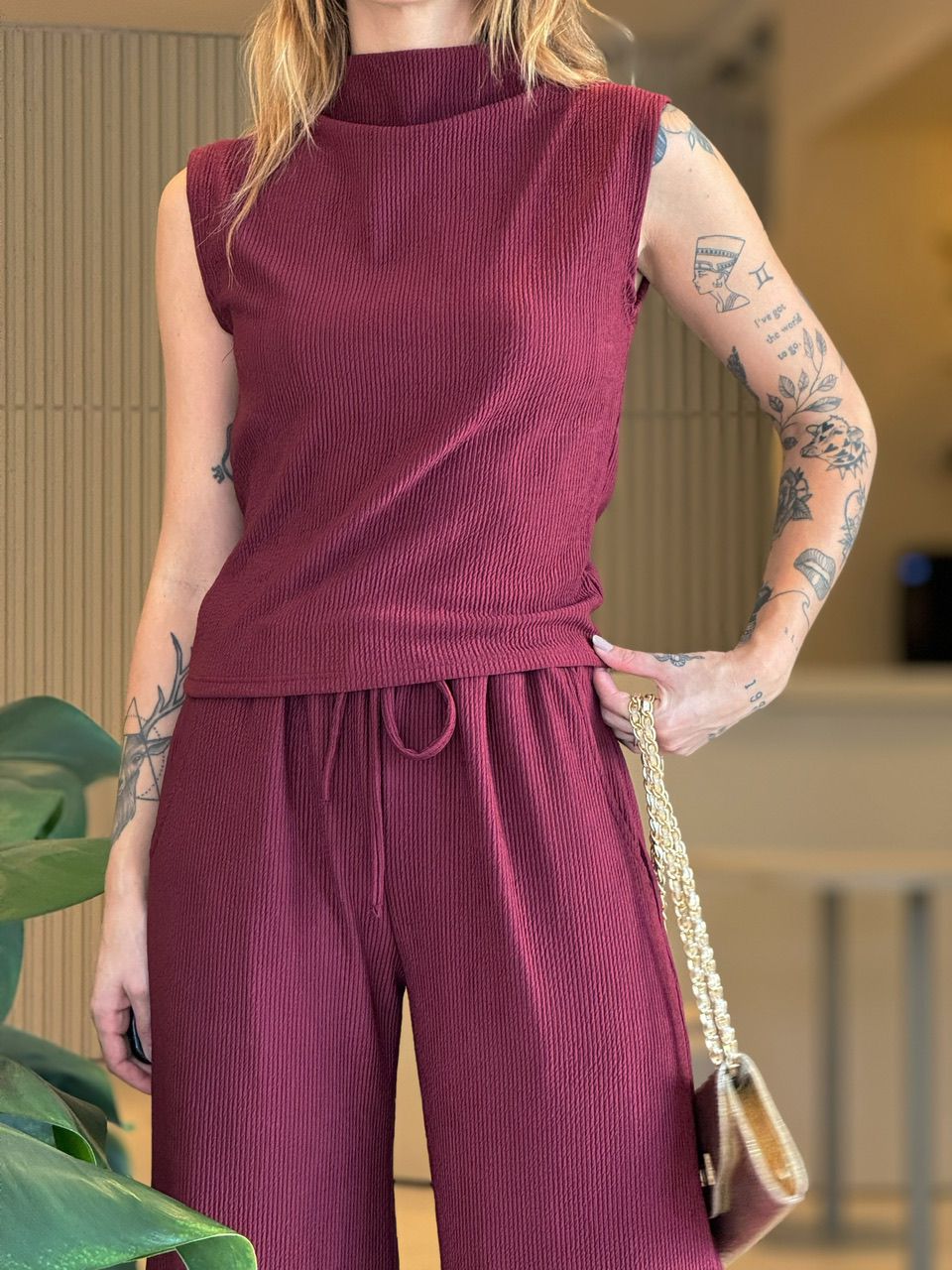 CONJUNTO VALÉRIA ANARRUGA CHERRY RED