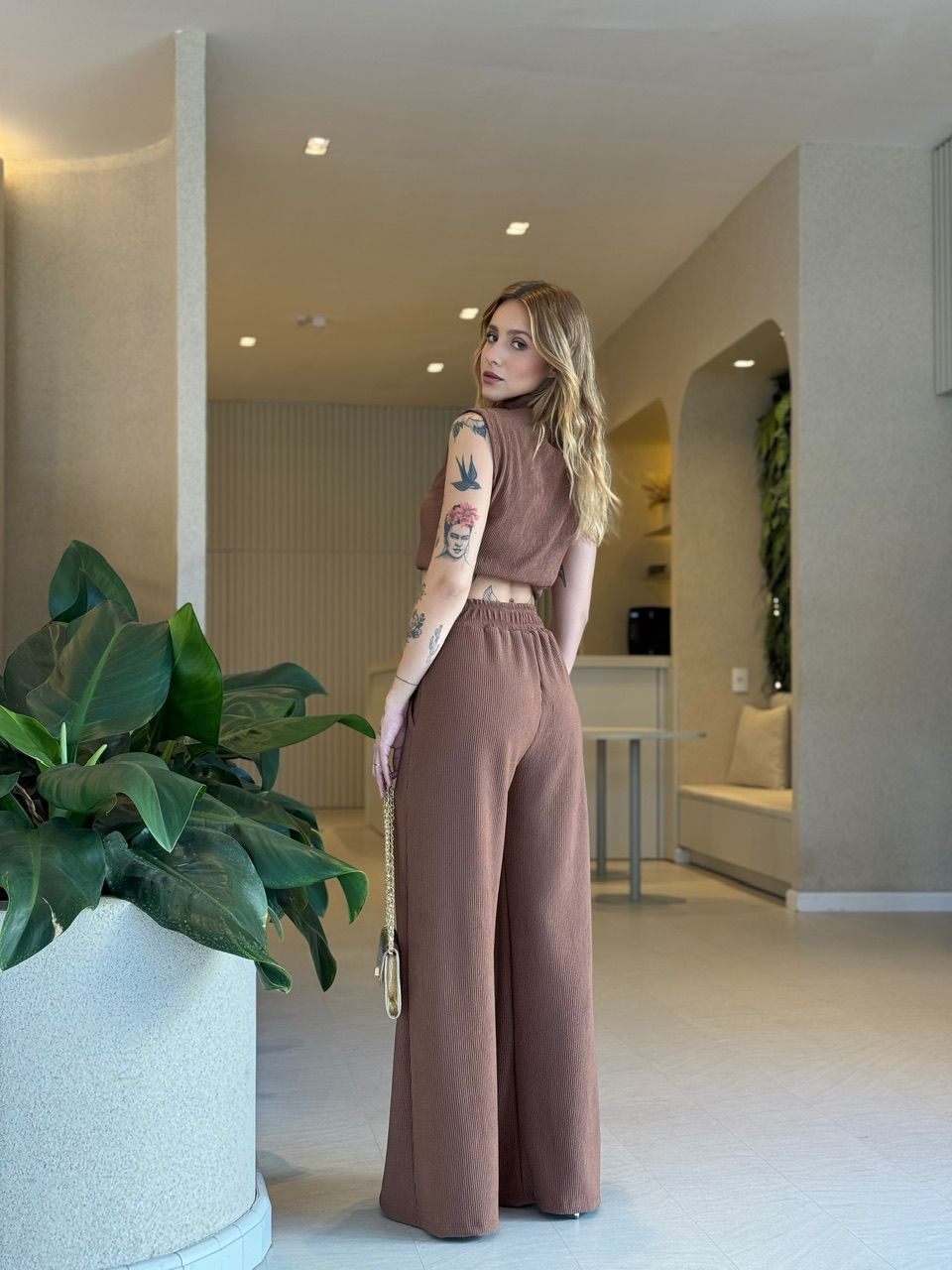 CONJUNTO VALÉRIA ANARRUGA MARROM