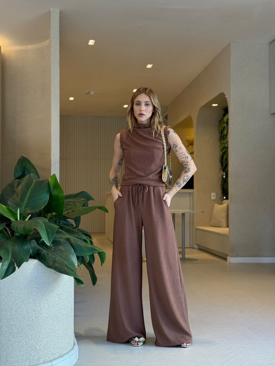 CONJUNTO VALÉRIA ANARRUGA MARROM