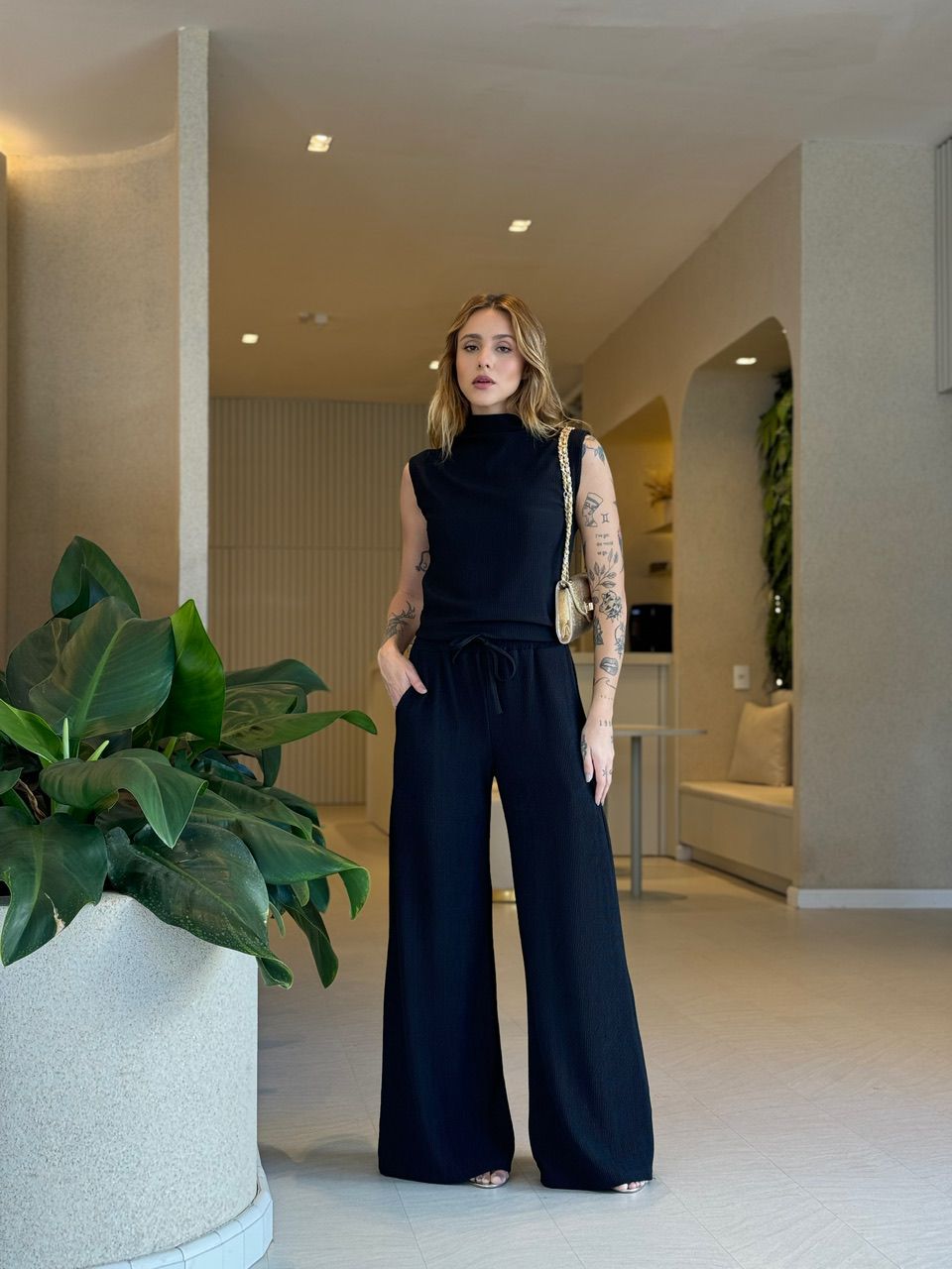 CONJUNTO VALÉRIA ANARRUGA PRETO - 0051880032 - CAROLLA FERRARO