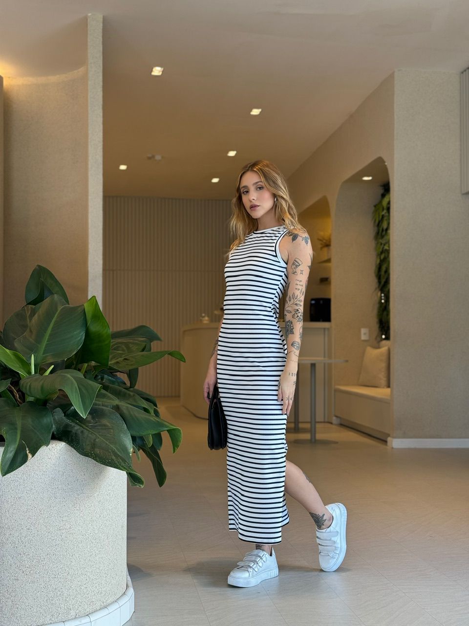 VESTIDO ANA VITÓRIA LISTRADO OFF LISTRA FINA