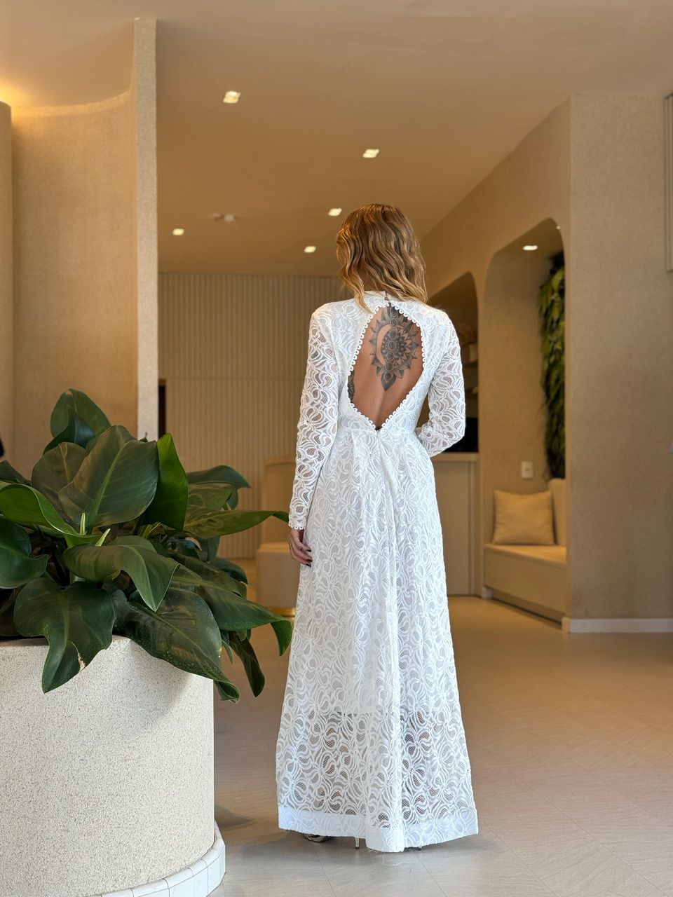 VESTIDO MANGA RENDA OFF