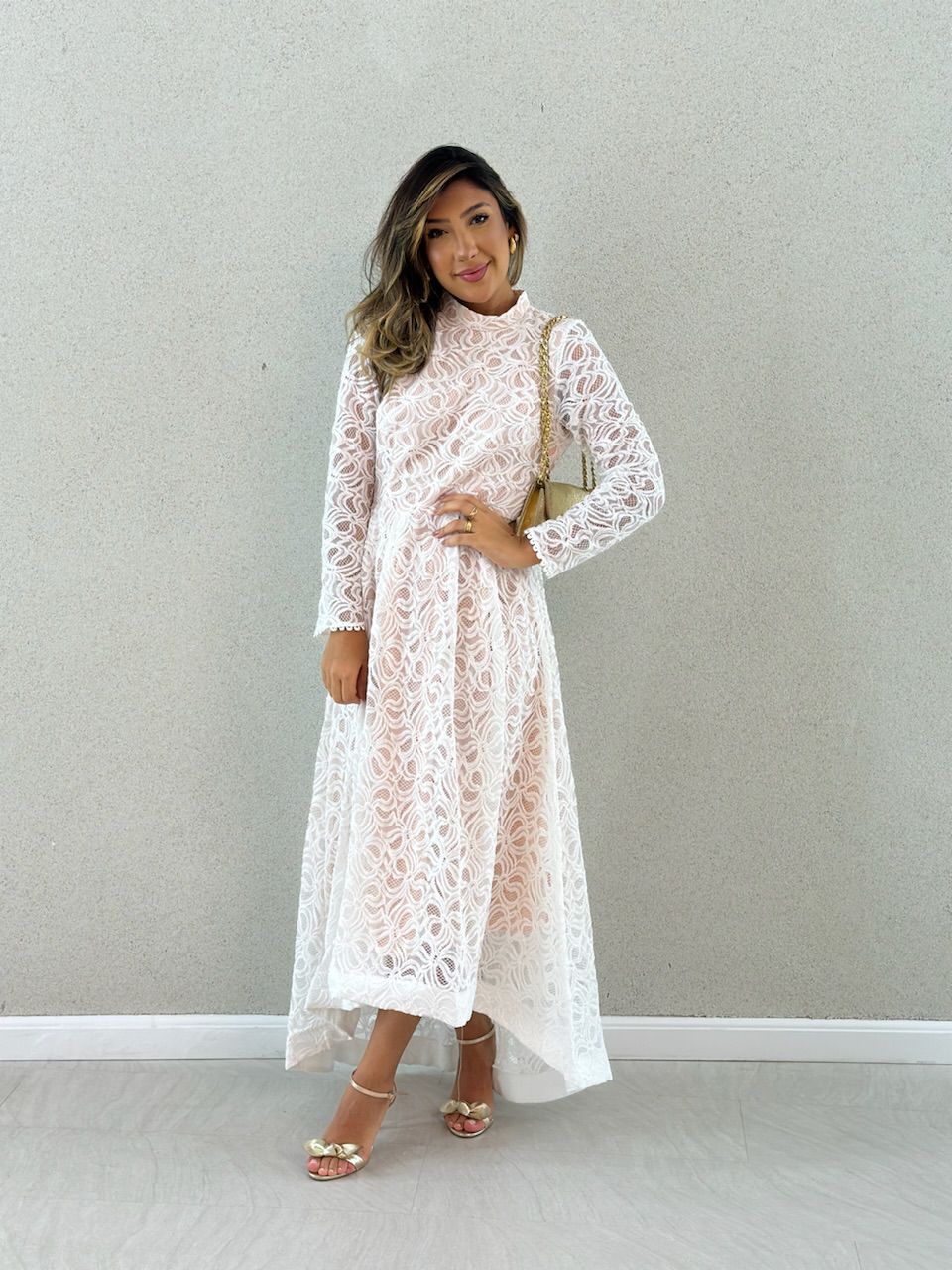 VESTIDO MANGA RENDA OFF/ NUDE