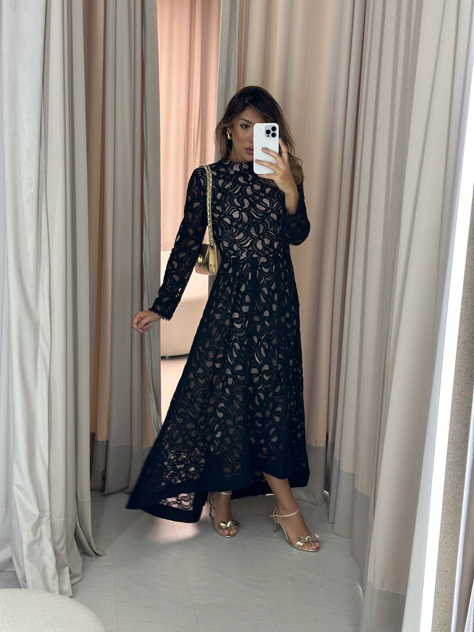 VESTIDO MANGA RENDA PRETO - 0051900032 - CAROLLA FERRARO