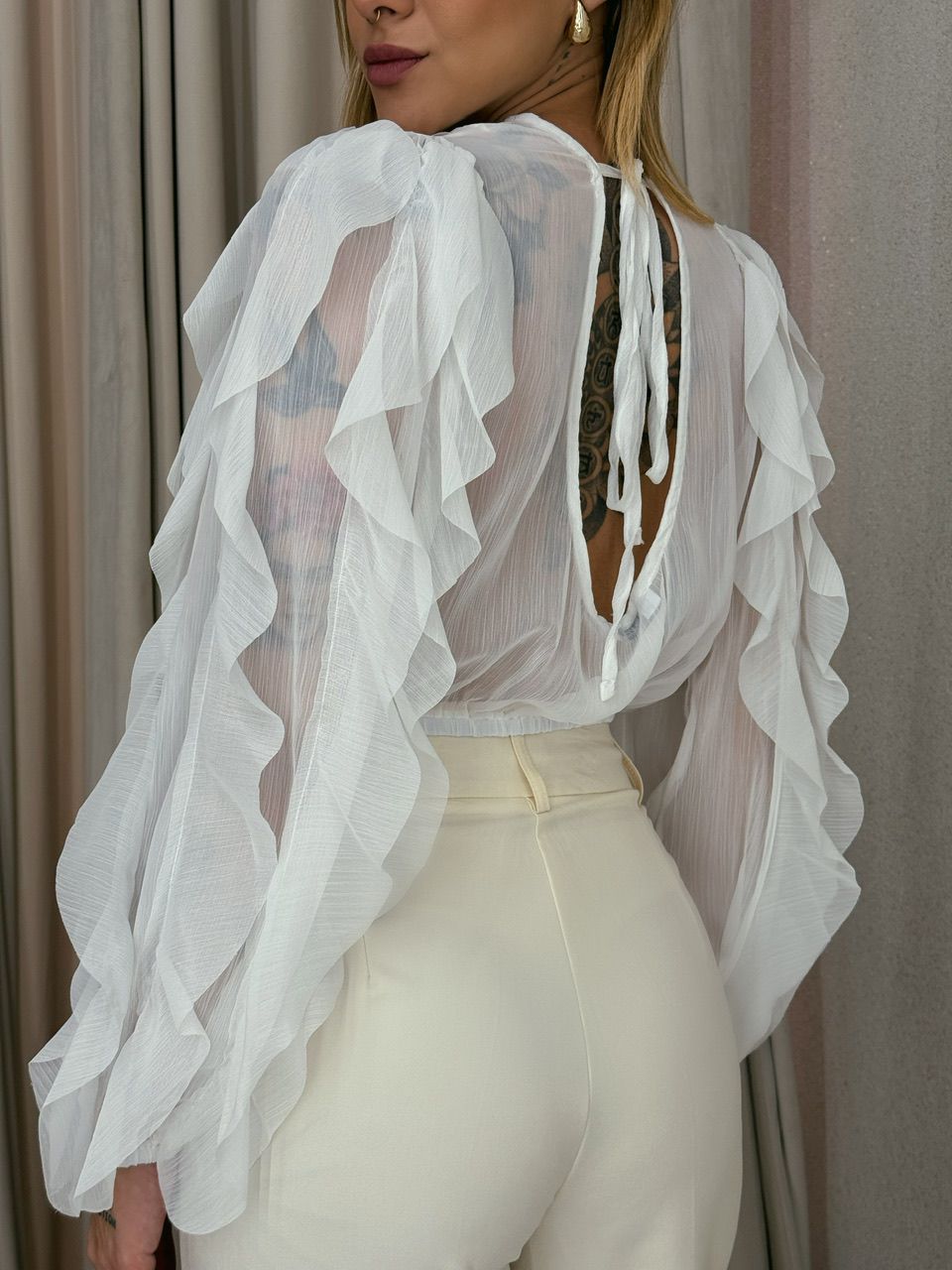 BLUSA FLÁVIA BABADO VERTICAL OFF