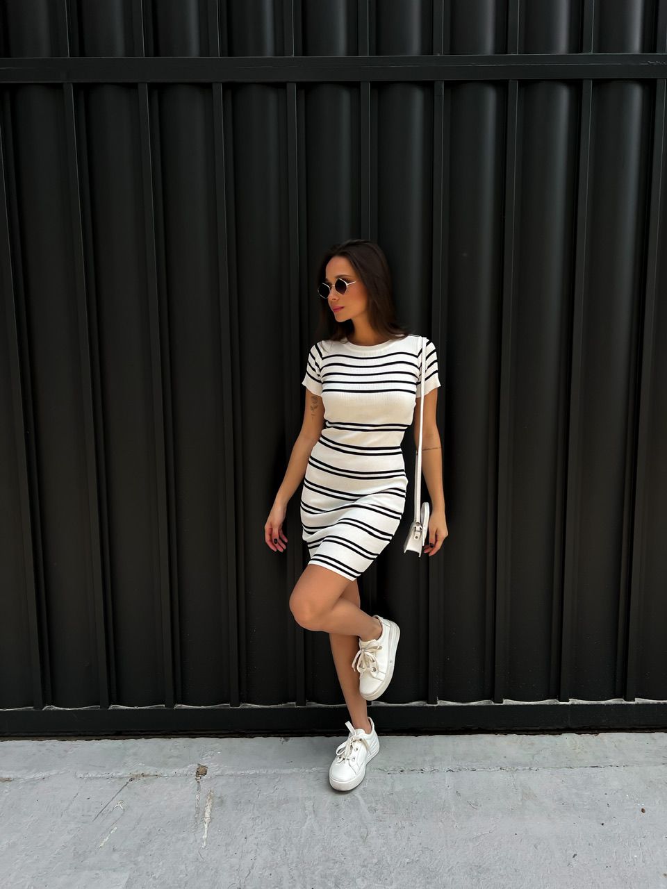 VESTIDO TRICÔ LISTRA TUBINHO OFF