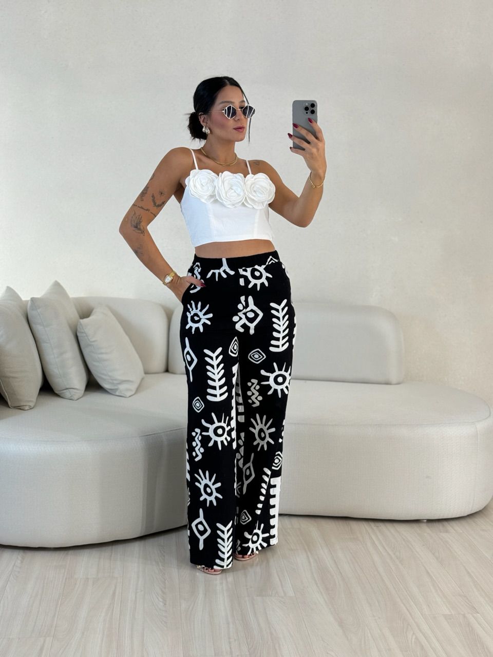 CALÇA LOLA ESTAMPADA PRETA