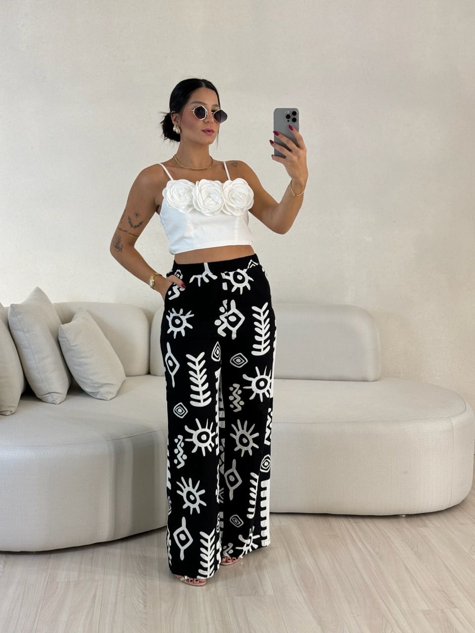 CALÇA LOLA ESTAMPADA PRETA