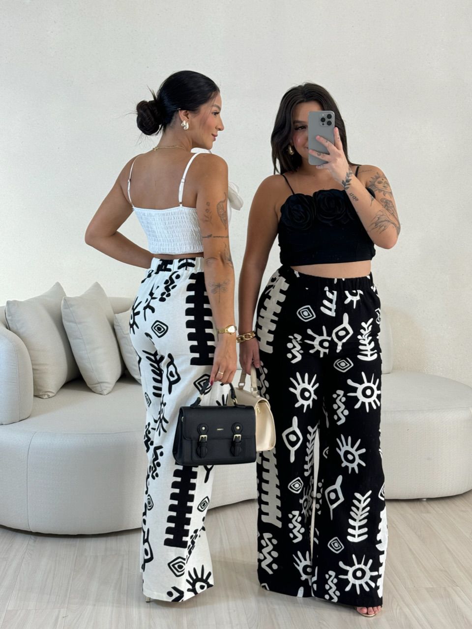 CALÇA LOLA ESTAMPADA PRETA