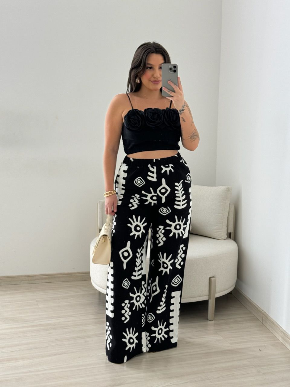 CALÇA LOLA ESTAMPADA PRETA