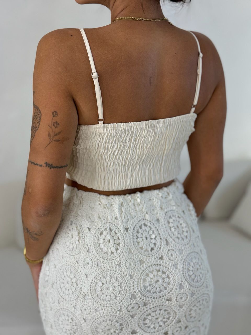 CROPPED MEL FLORES MARFIM