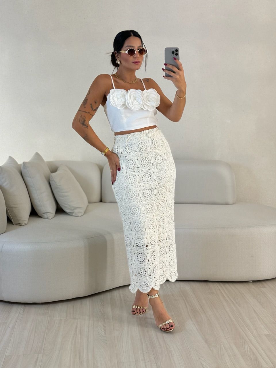 CROPPED MEL FLORES OFF