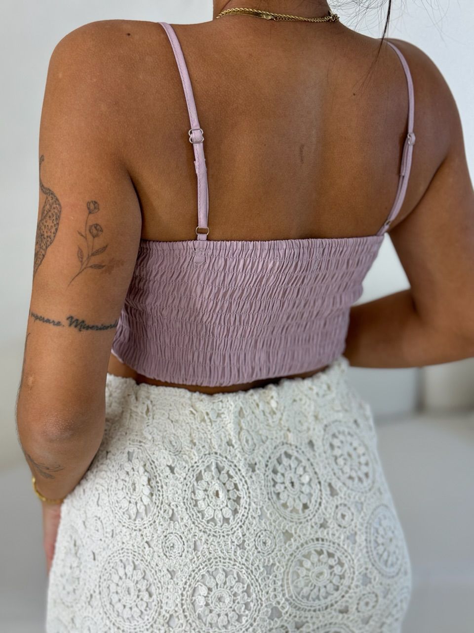 CROPPED MEL FLORES ROSA QUEIMADO