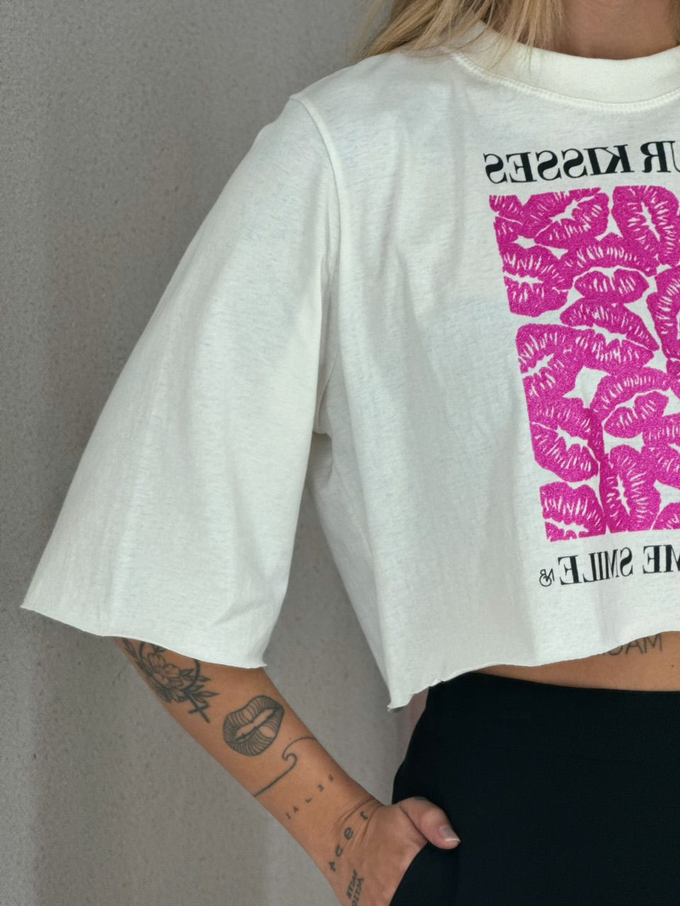CROPPED YOUR KISSES OFF/ROSA