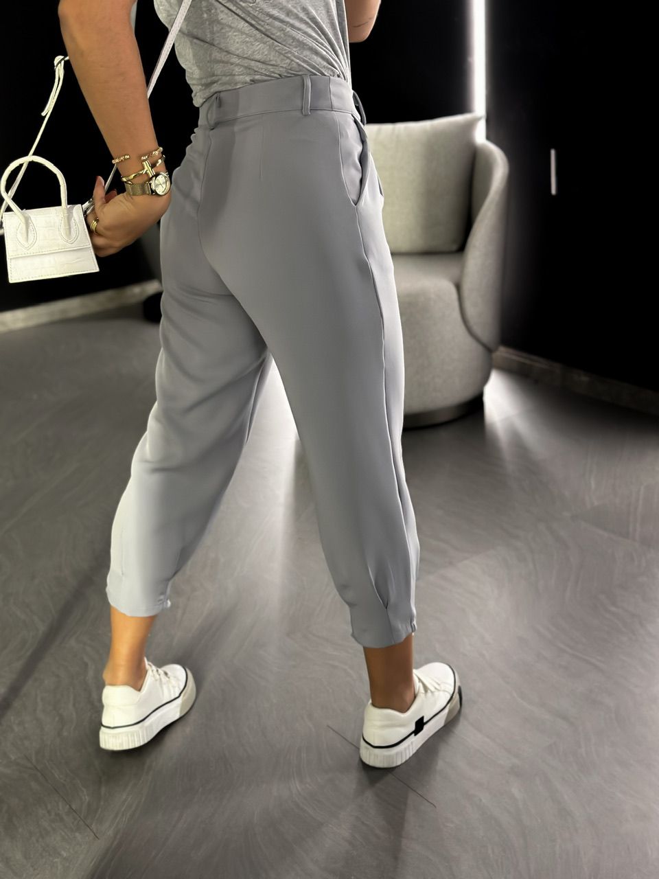 CALÇA LAVÍNIA CENOURA CINZA