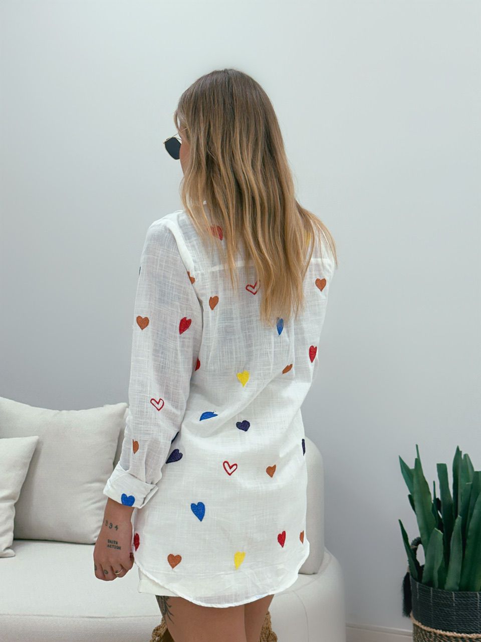 CAMISA CAMILA CORAÇÕES OFF
