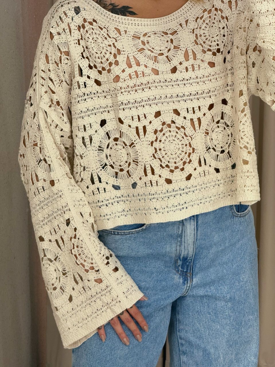 BLUSA ADRIANA CROCHÊ CRU