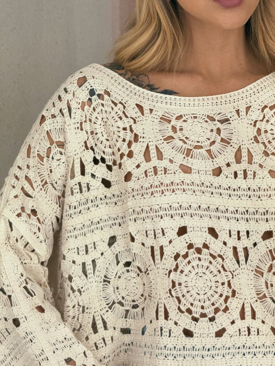 BLUSA ADRIANA CROCHÊ CRU