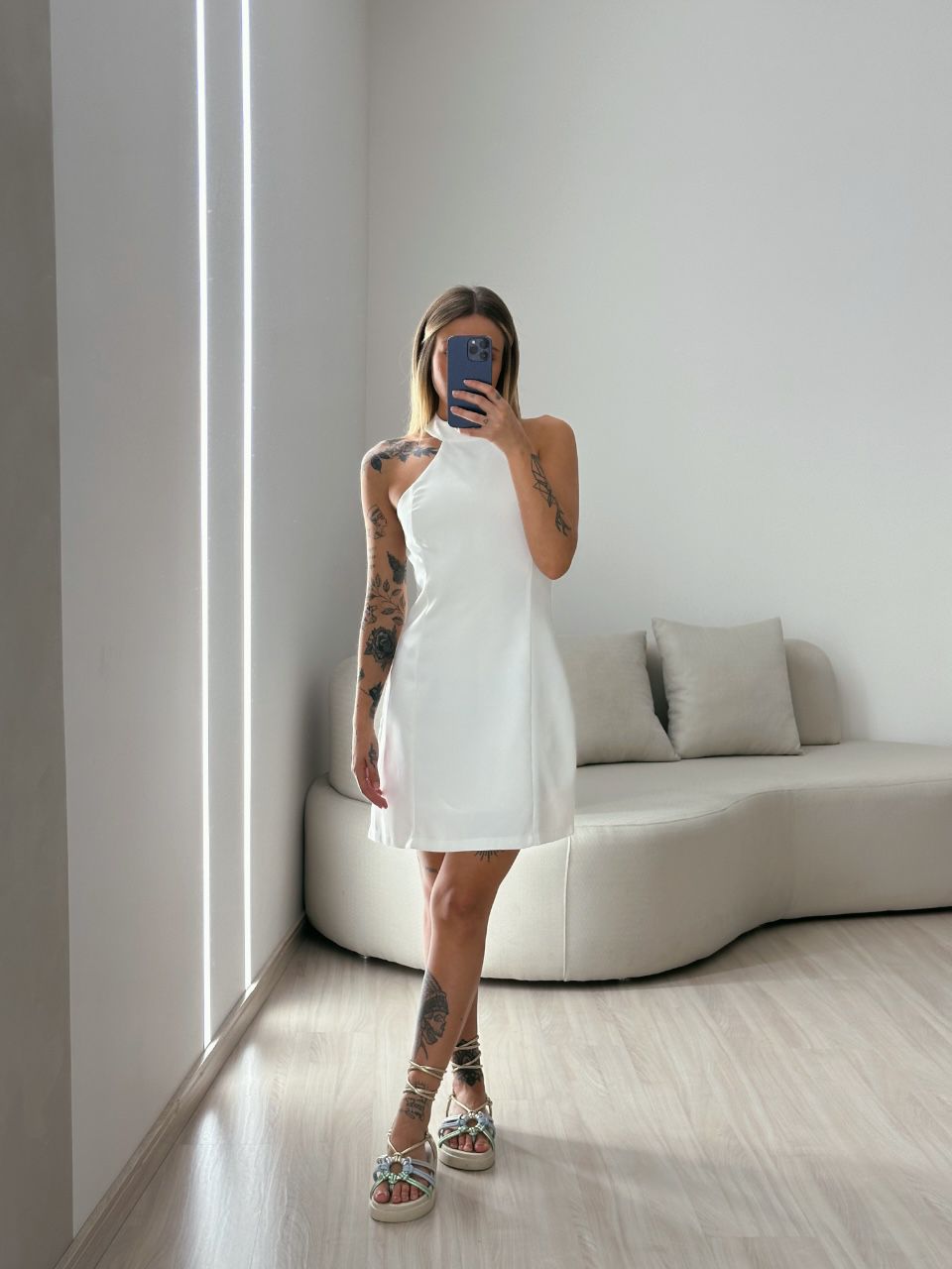 VESTIDO FRENTE ÚNICA CURTO OFF