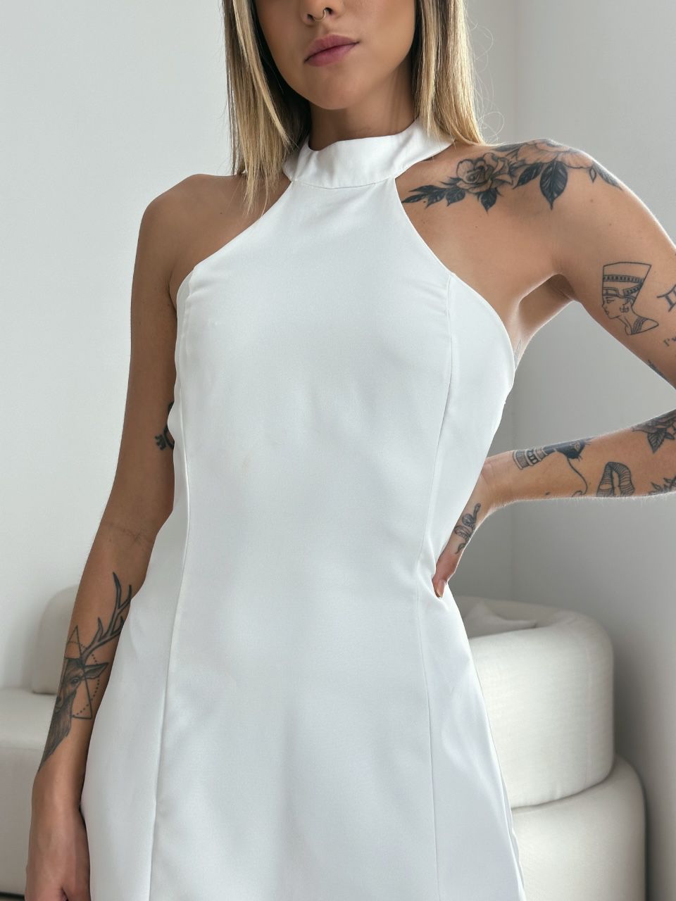VESTIDO FRENTE ÚNICA CURTO OFF