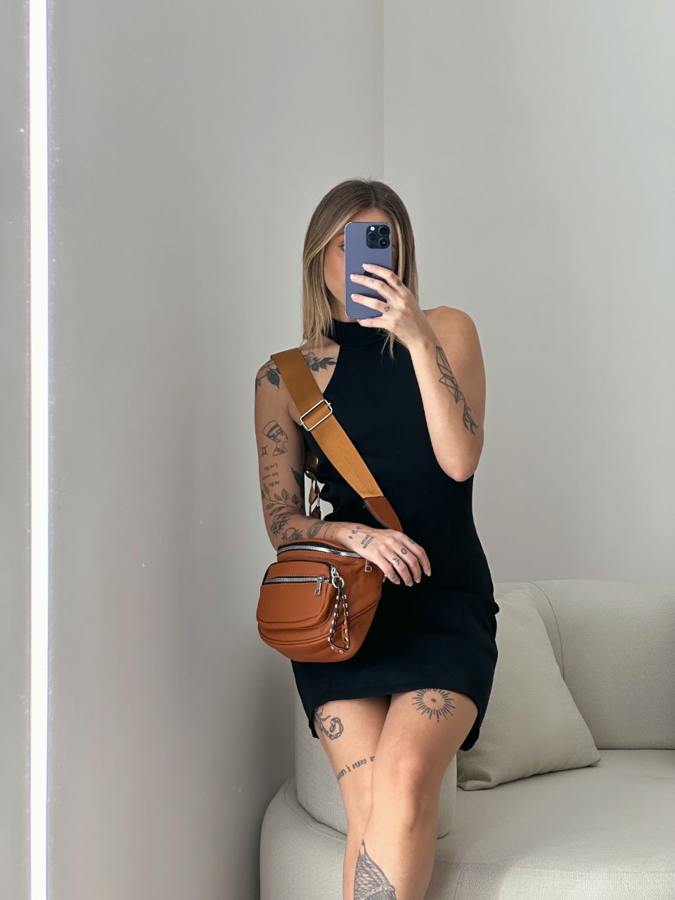 VESTIDO FRENTE ÚNICA CURTO PRETO