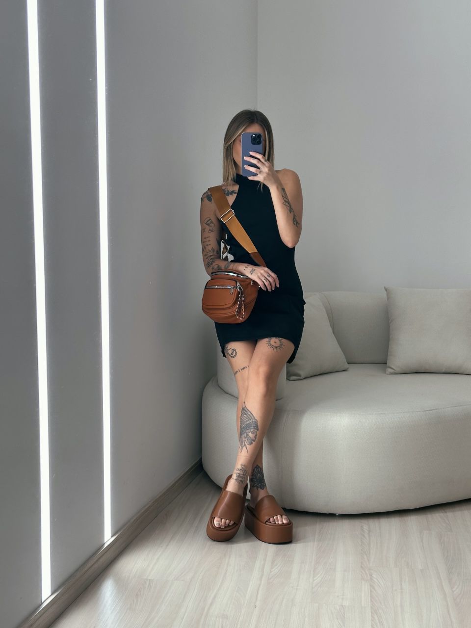 VESTIDO FRENTE ÚNICA CURTO PRETO