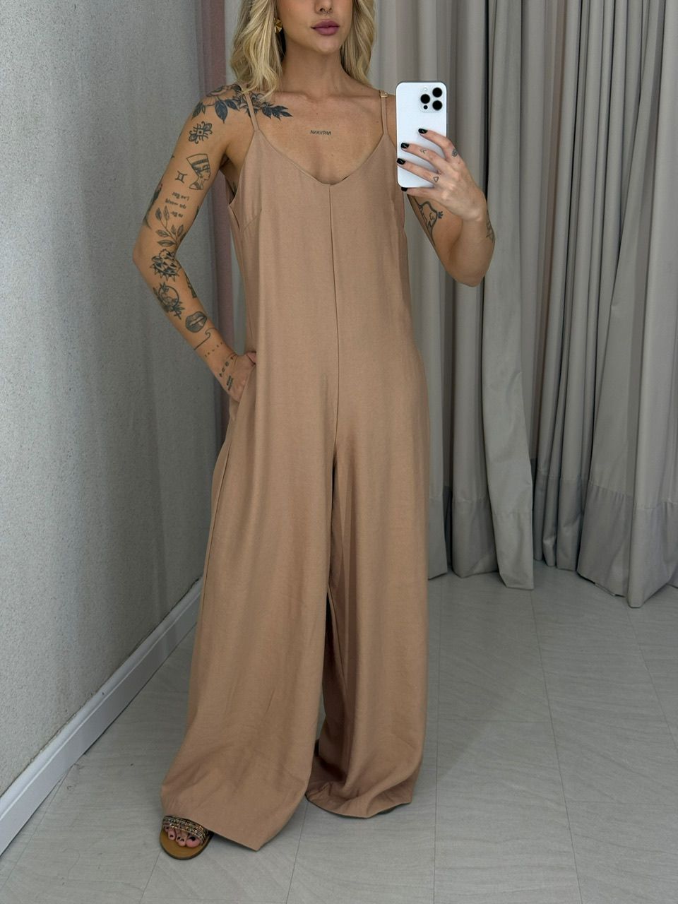 MACACÃO ANA BEATRIZ ALÇA NUDE 02
