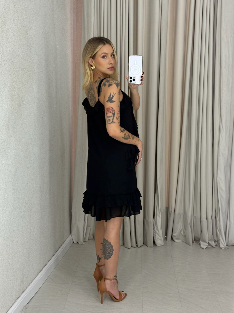 VESTIDO KAYLA ALÇA BABADOS preto