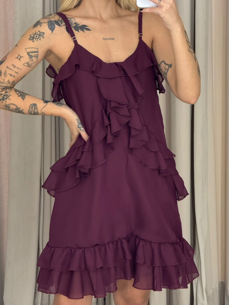 VESTIDO KAYLA ALÇA BABADOS VINHO