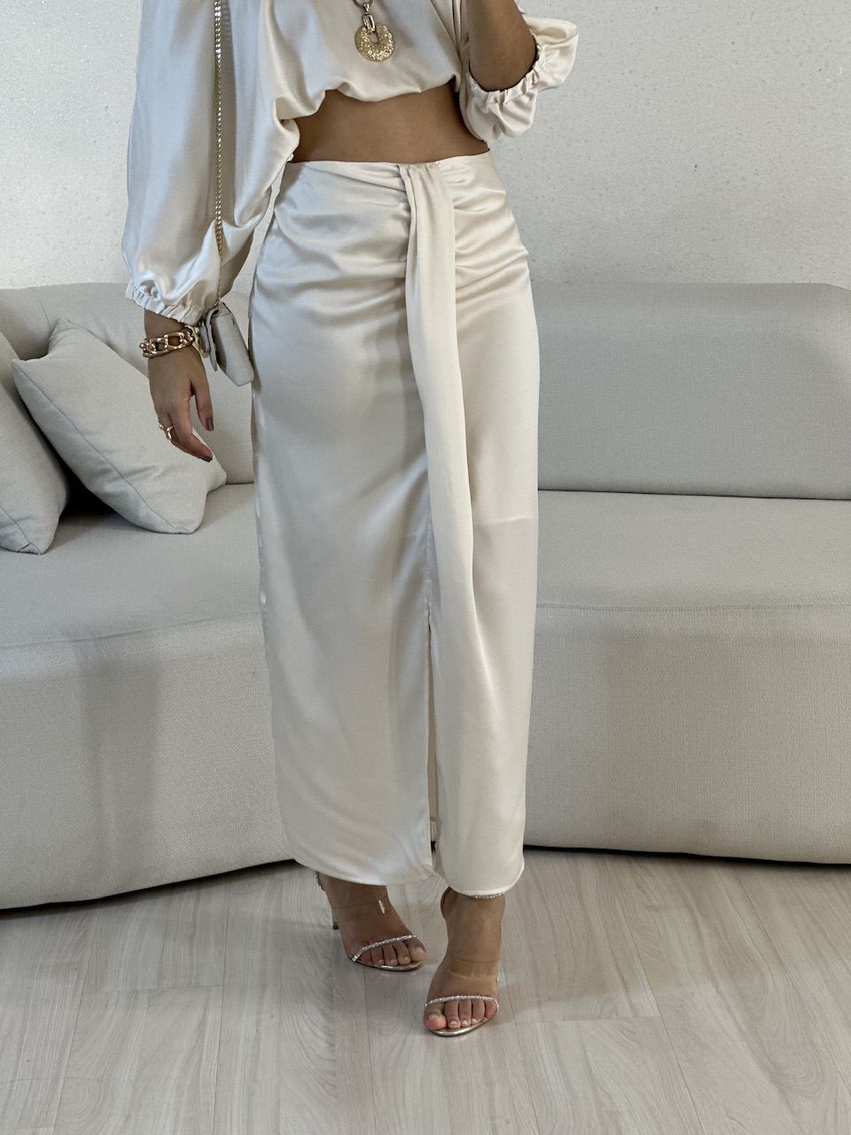 SAIA ESTHER ACETINADA MARFIM - 0055110056 - CAROLLA FERRARO