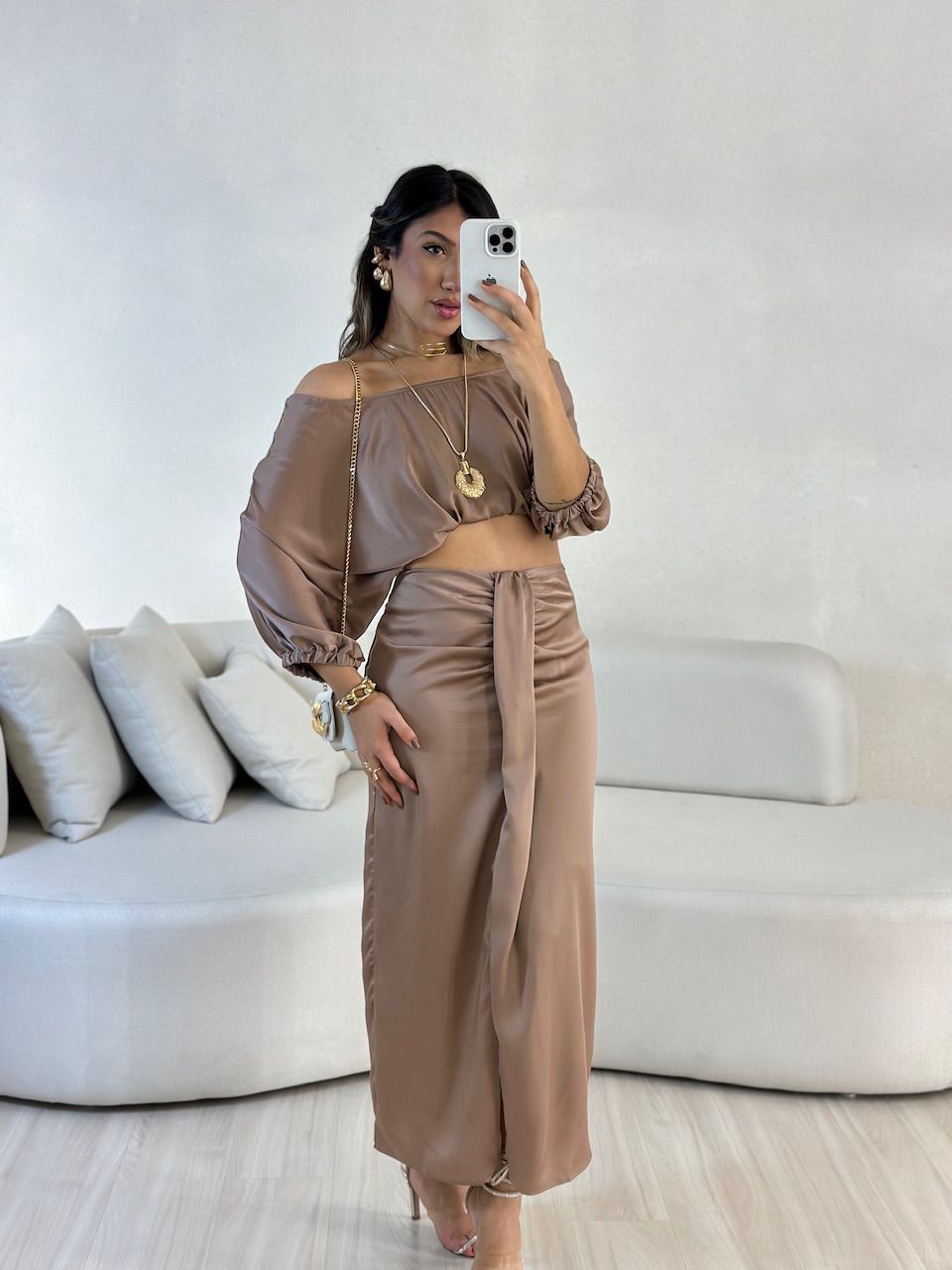SAIA ESTHER ACETINADA NUDE