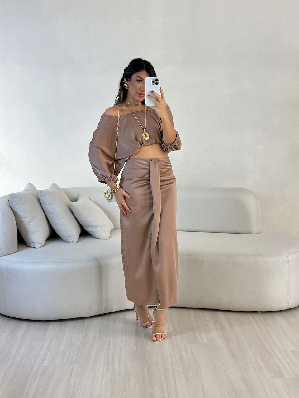 SAIA ESTHER ACETINADA NUDE