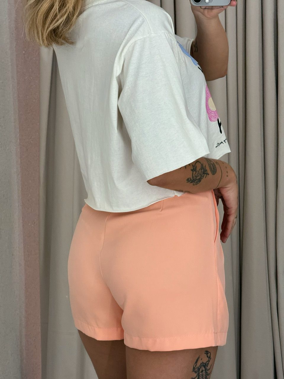 SHORT SAIA MAÍSA CURTO SALMÃO