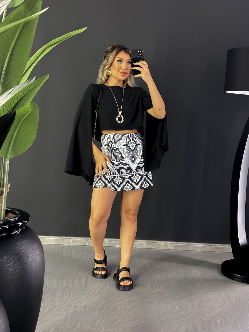 SHORT SAIA MÁRCIA ESTAMPADO PRETO